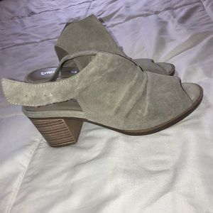 Dirty laundry peep toe shoes!